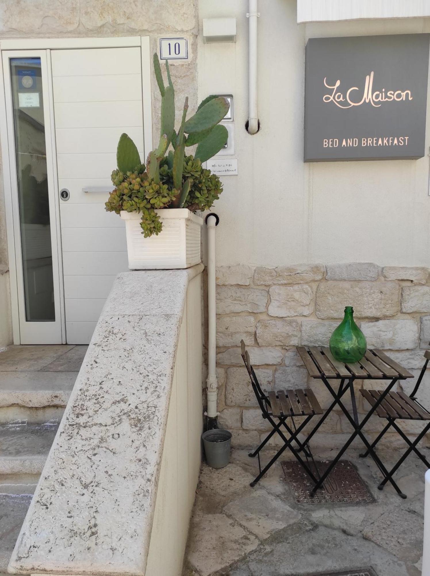 La Maison Trani Buitenkant foto